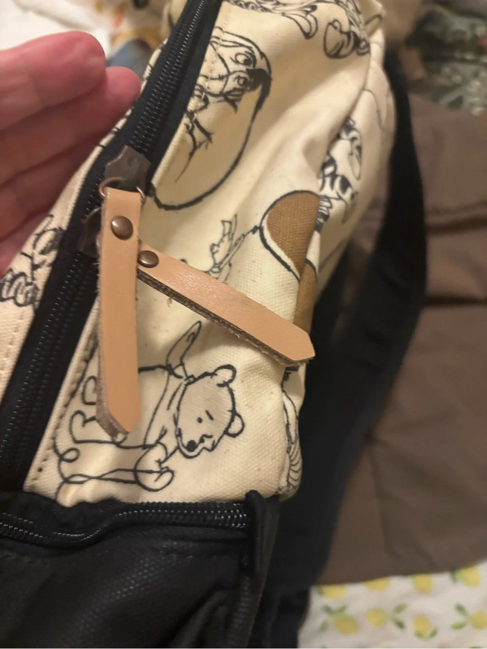 Petunia Pickle Bottom – District Backpack Diaper Bag Winnie the Pooh insulated